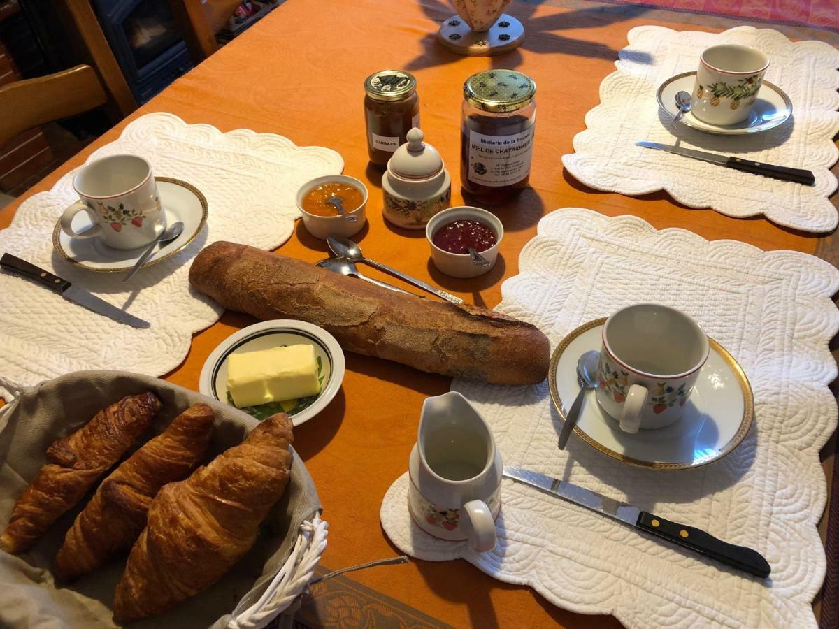 Brassac Chez Charlotte Et Michel公寓 外观 照片